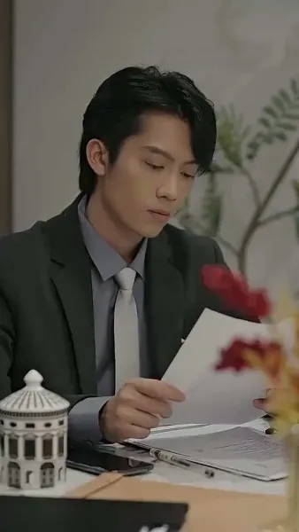 ชื่อละครสั้น: 'การแข่งขันแห่งการแก้แค้นของประธานเจ้าหน้าที่'