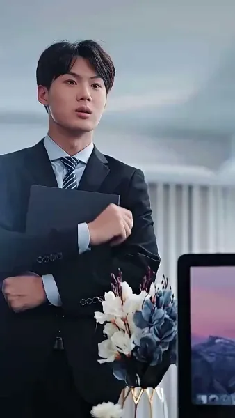 ชื่อละครสั้น: 'การแข่งขันแห่งการแก้แค้นของประธานเจ้าหน้าที่'