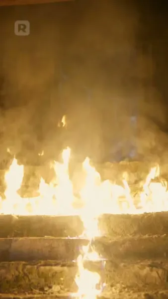 การเกิดใหม่ในกองเพลิง