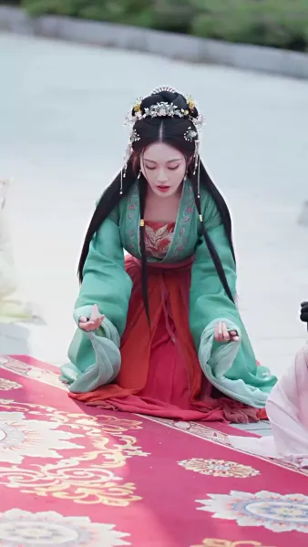 [พากย์ไทย] บุปผาใต้เงาบัลลังก์