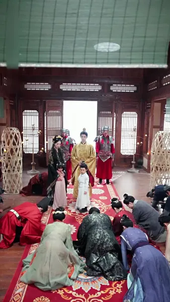 [พากย์ไทย] บุปผาใต้เงาบัลลังก์