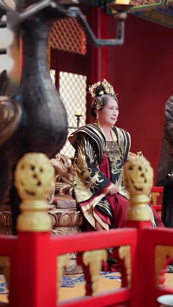 [พากย์ไทย] บุปผาใต้เงาบัลลังก์