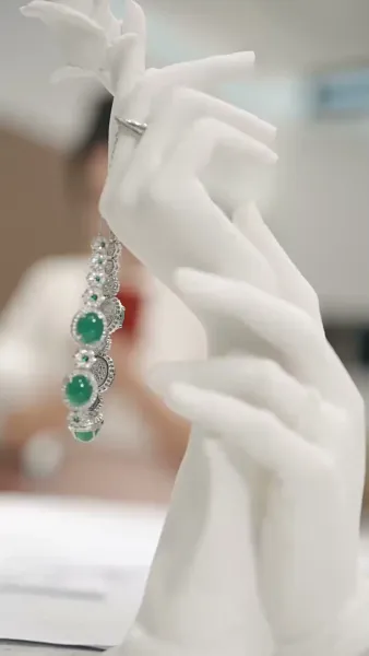 ร้อยร้าวผูกพันรัก