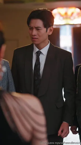 ราชินีคืนบัลลังก์