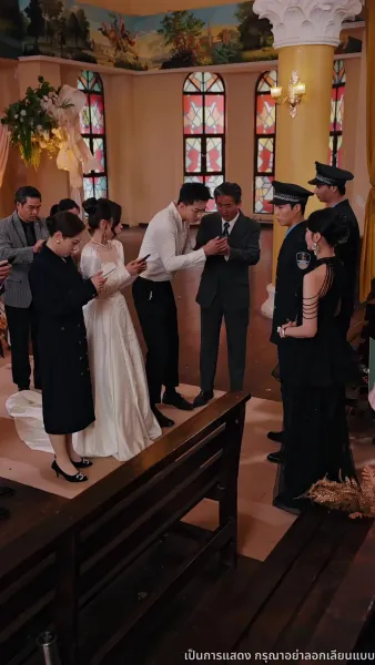 ราชินีคืนบัลลังก์