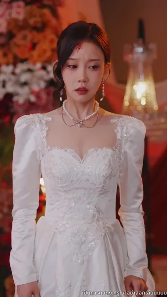 ราชินีคืนบัลลังก์