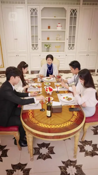 นอนกับคุณพ่อเศรษฐี