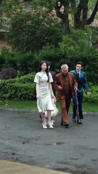 .ย่าเยาว์วัยปฏิวัติวงศ์ตระกูล（ฉบับพากย์ ）