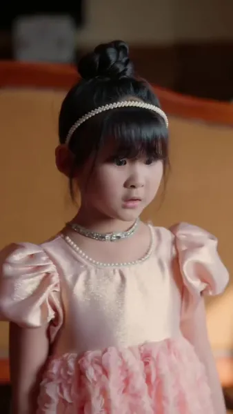 .ย่าเยาว์วัยปฏิวัติวงศ์ตระกูล（ฉบับพากย์ ）