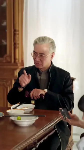 .ย่าเยาว์วัยปฏิวัติวงศ์ตระกูล（ฉบับพากย์ ）