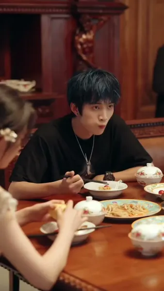 .ย่าเยาว์วัยปฏิวัติวงศ์ตระกูล（ฉบับพากย์ ）