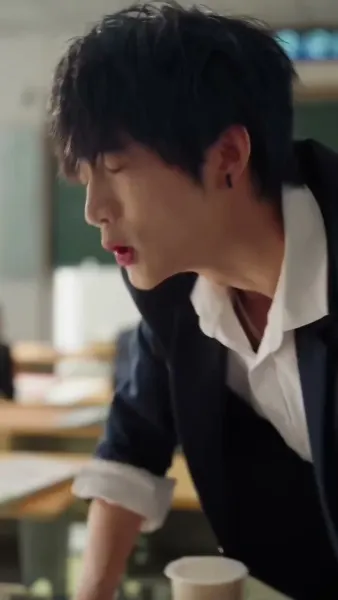 .ย่าเยาว์วัยปฏิวัติวงศ์ตระกูล（ฉบับพากย์ ）