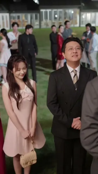 .ย่าเยาว์วัยปฏิวัติวงศ์ตระกูล（ฉบับพากย์ ）