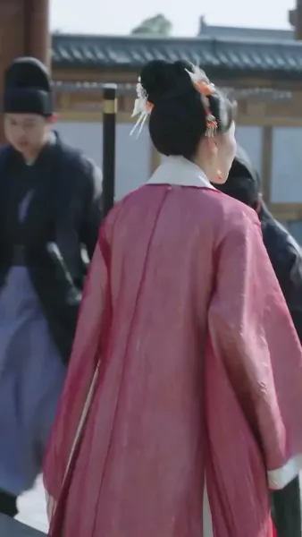 ทะลุมิติเปิดโปงรัก