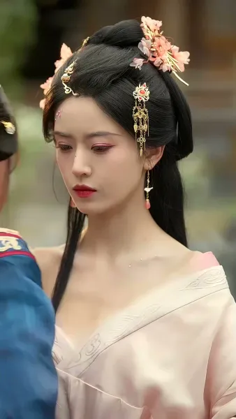 เส้นทางใหม่มุ่งสู่บัลลังก์หงส์ 