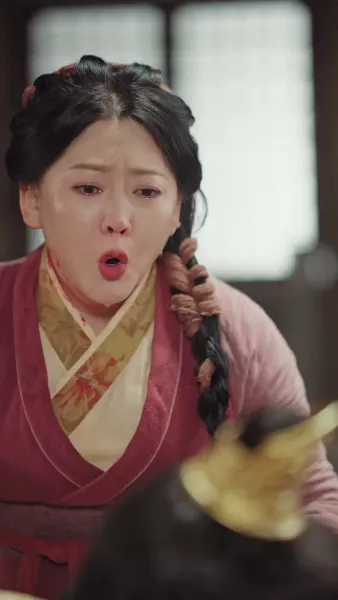 จินหลวน: พระคุณแม่เหนือบัลลังก์