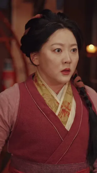 จินหลวน: พระคุณแม่เหนือบัลลังก์