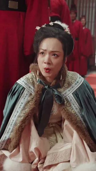 จินหลวน: พระคุณแม่เหนือบัลลังก์