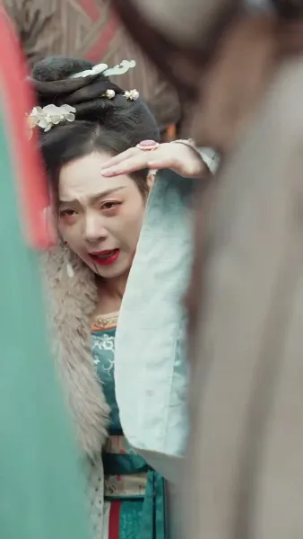 จินหลวน: พระคุณแม่เหนือบัลลังก์