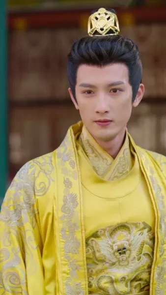 เชียนเสวี่ยยิ้มเย้ายวนร้อยวิถี