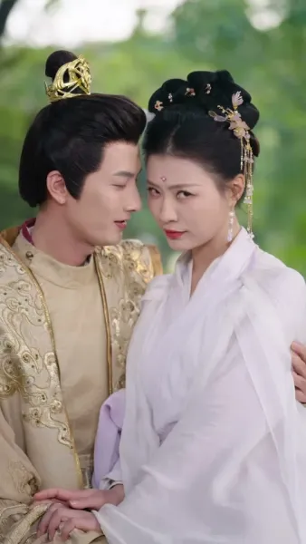 เชียนเสวี่ยยิ้มเย้ายวนร้อยวิถี