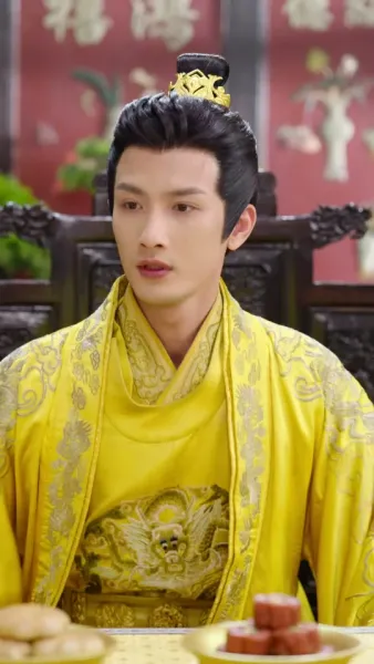 เชียนเสวี่ยยิ้มเย้ายวนร้อยวิถี