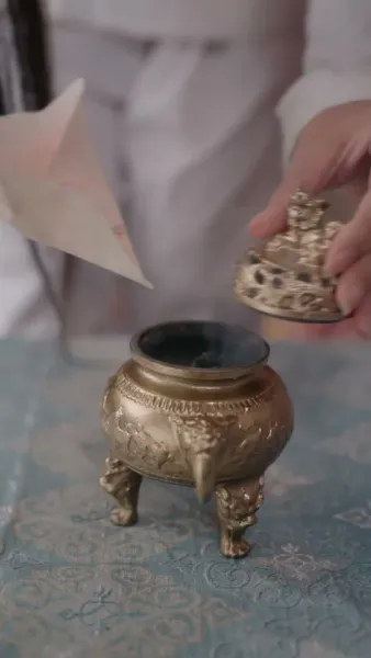 เชียนเสวี่ยยิ้มเย้ายวนร้อยวิถี