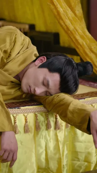 เชียนเสวี่ยยิ้มเย้ายวนร้อยวิถี