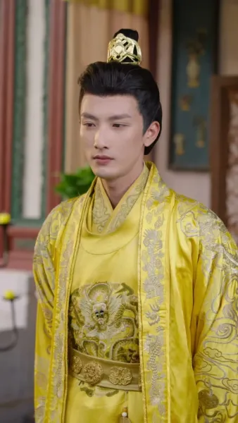 เชียนเสวี่ยยิ้มเย้ายวนร้อยวิถี