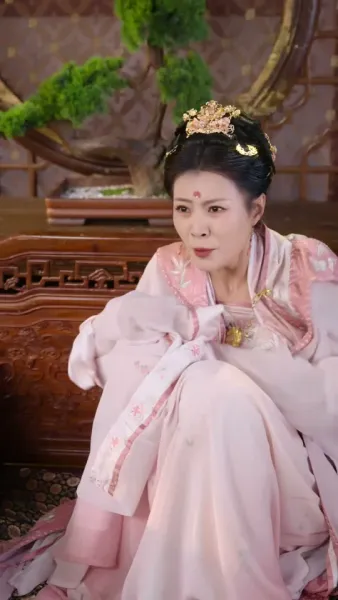 เชียนเสวี่ยยิ้มเย้ายวนร้อยวิถี