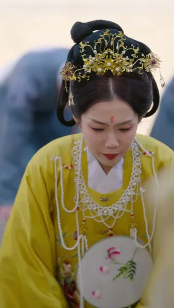 เชียนเสวี่ยยิ้มเย้ายวนร้อยวิถี