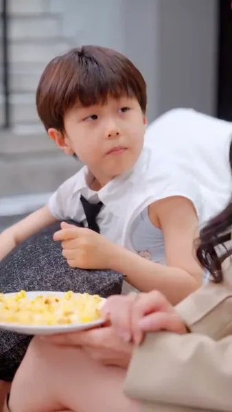 (พากย์เสียง)โทษทีนะ นี่ไม่ใช่ลูกนาย