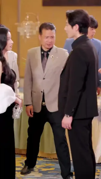 (พากย์เสียง)โทษทีนะ นี่ไม่ใช่ลูกนาย