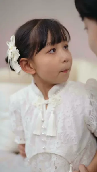 แม่จ๋า หนูพาพ่อมาช่วยแล้ว