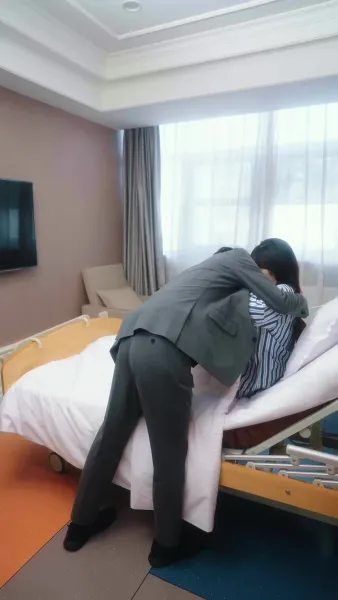 แม่จ๋า หนูพาพ่อมาช่วยแล้ว