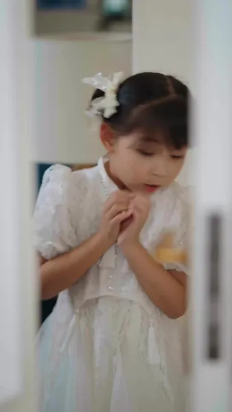 แม่จ๋า หนูพาพ่อมาช่วยแล้ว