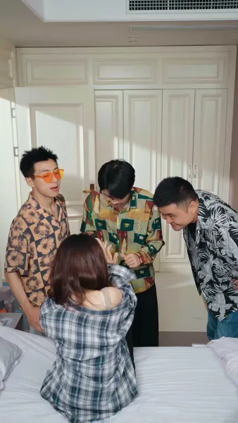 แม่จ๋า หนูพาพ่อมาช่วยแล้ว