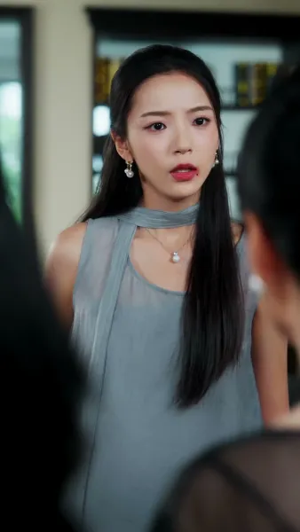 เส้นสายสีแดงที่ขาดหาย