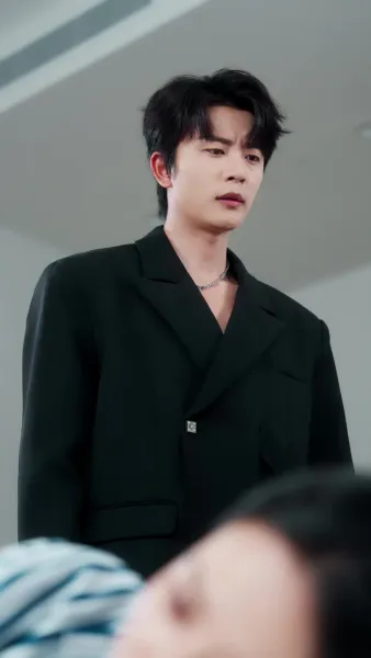 เส้นสายสีแดงที่ขาดหาย