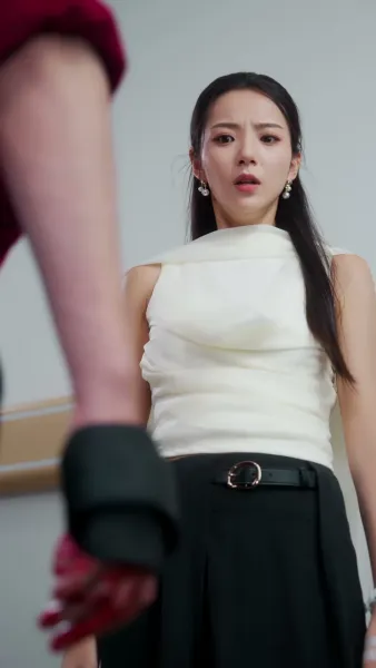 เส้นสายสีแดงที่ขาดหาย