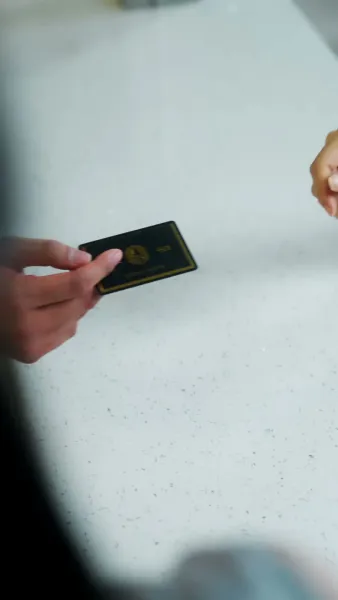 เส้นสายสีแดงที่ขาดหาย