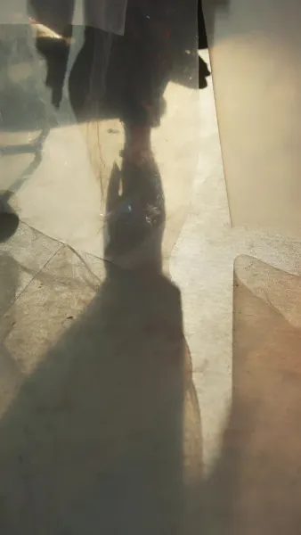 เส้นสายสีแดงที่ขาดหาย