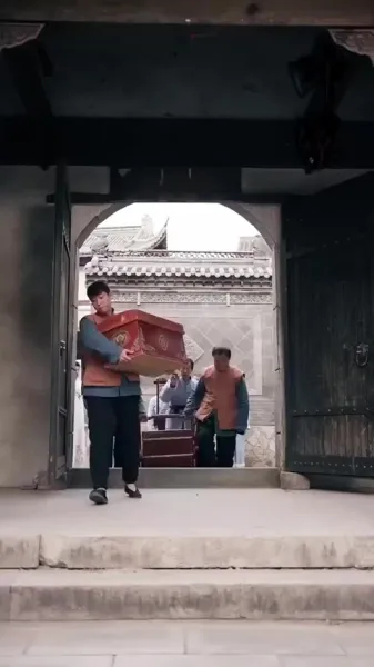 สาวระบำสิงโตผู้ตื่นขึ้น