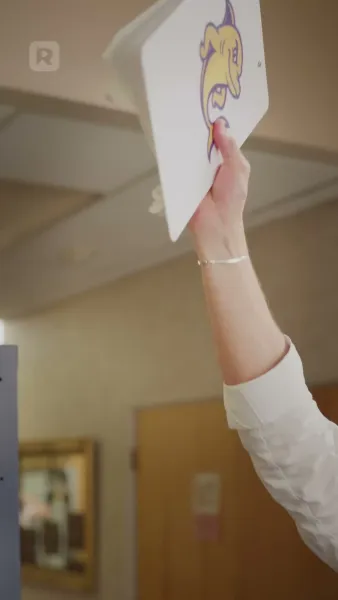 แหวกว่ายไปให้ถึงใจนาย