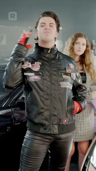 มหาเศรษฐีผู้หลบซ่อนบนฟากฟ้า