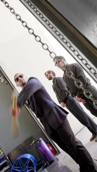 มหาเศรษฐีผู้หลบซ่อนบนฟากฟ้า