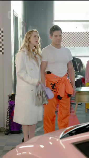 มหาเศรษฐีผู้หลบซ่อนบนฟากฟ้า