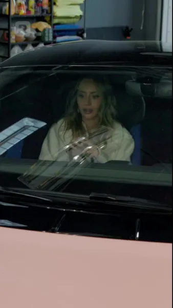 มหาเศรษฐีผู้หลบซ่อนบนฟากฟ้า