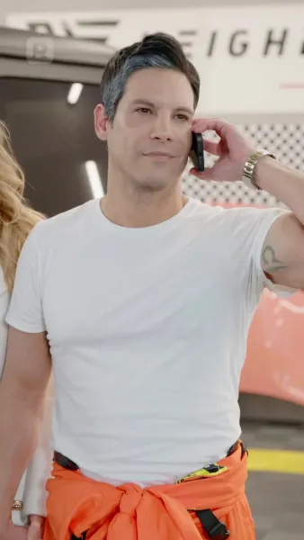 มหาเศรษฐีผู้หลบซ่อนบนฟากฟ้า