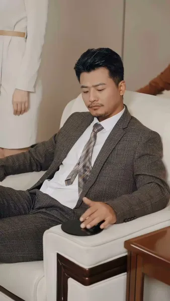 คุณพ่อมหาเศรษฐี ล้างแค้น(พากย์เสียง)